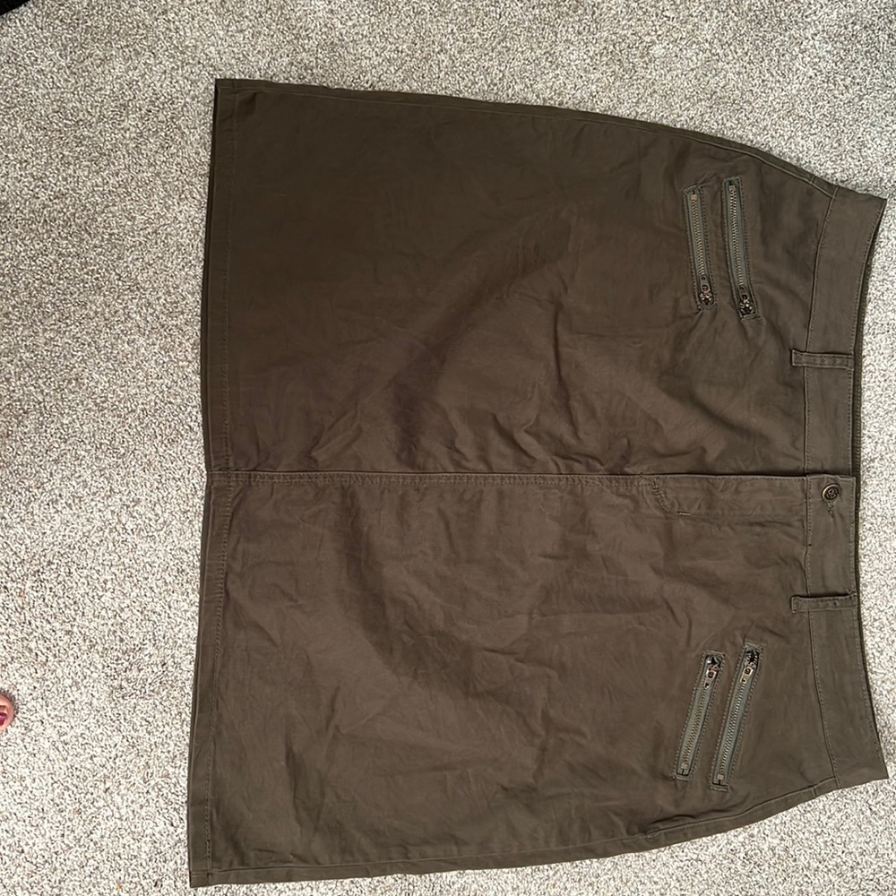 Main Street exchange Skirt Brand New